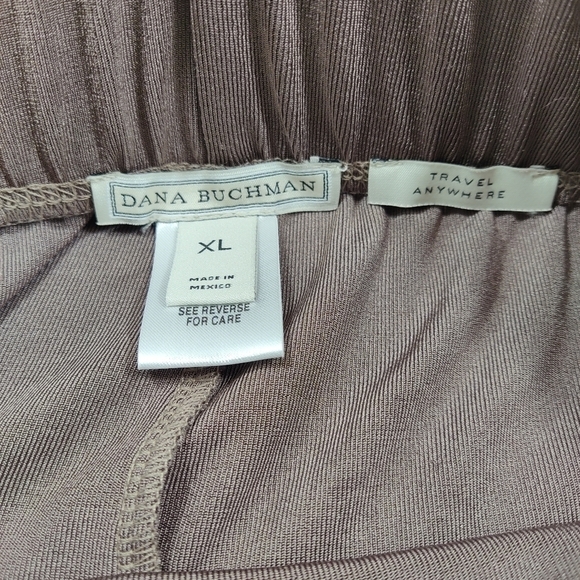 Dana Buchman tan travel high-waisted pants in brown Size: XL. - Picture 4 of 4